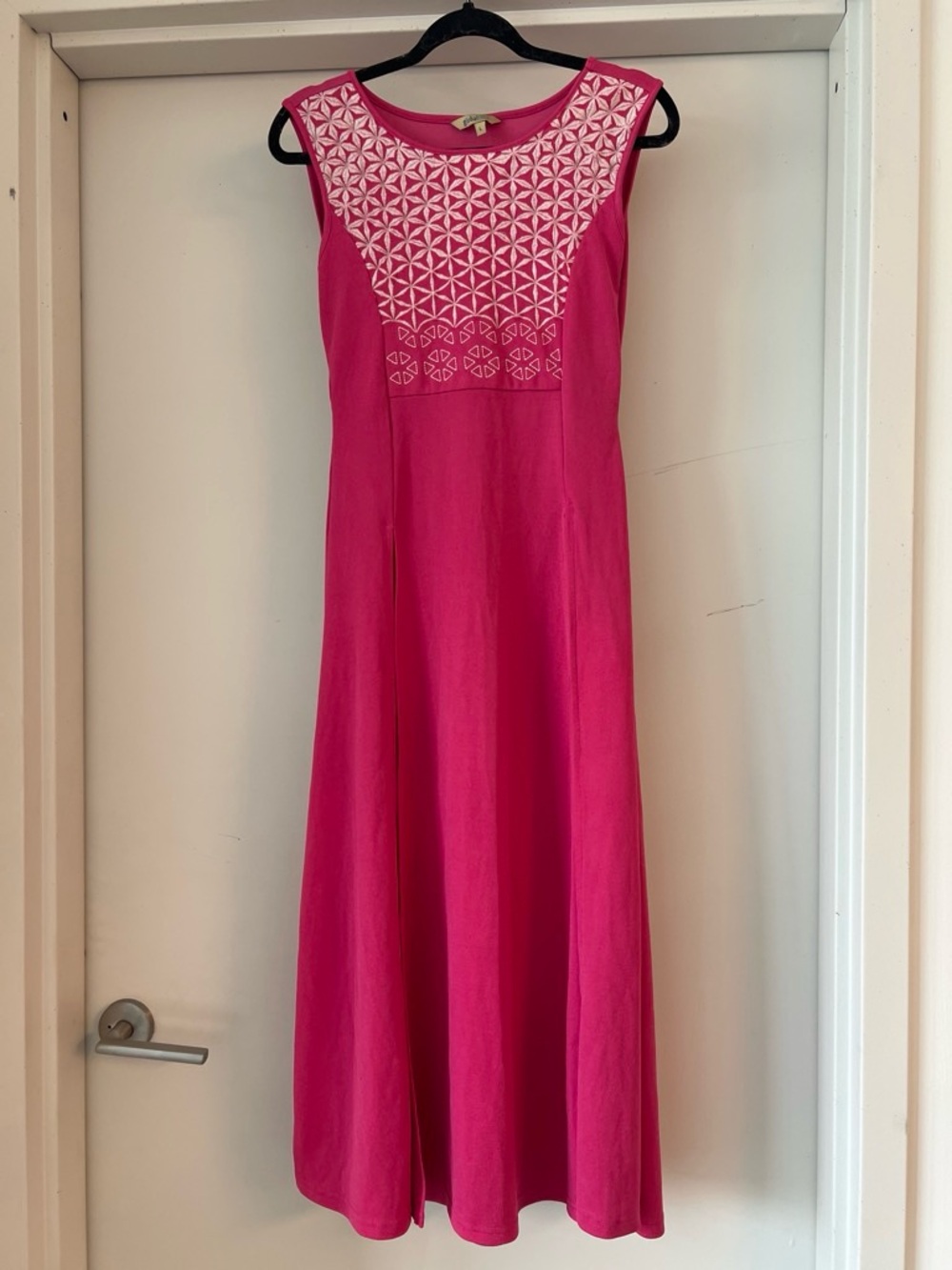 Sleeveless Fuchsia Geometric-Yoke Long Kurti